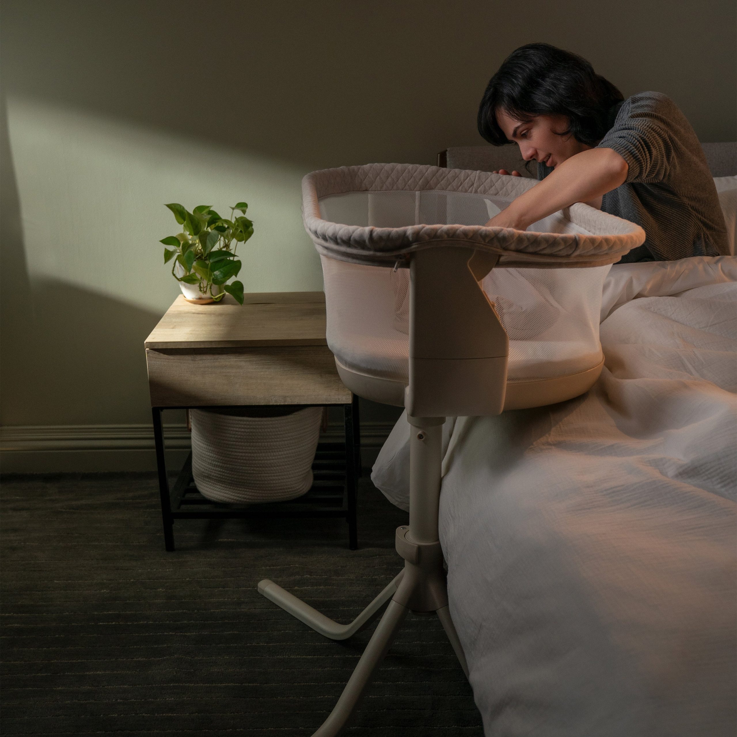 BassiNest® Swivel Sleeper 4.0 Air with Dreamweave Breathable Pad - Image 2