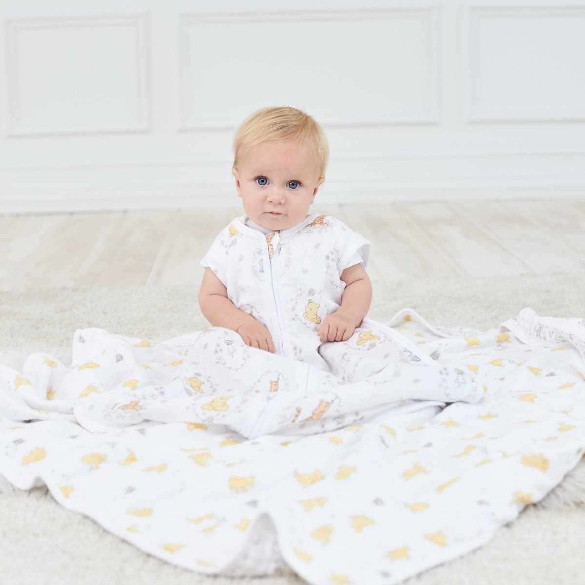 Disney™ Winnie the Pooh essentials cotton muslin dream blanket - Image 3