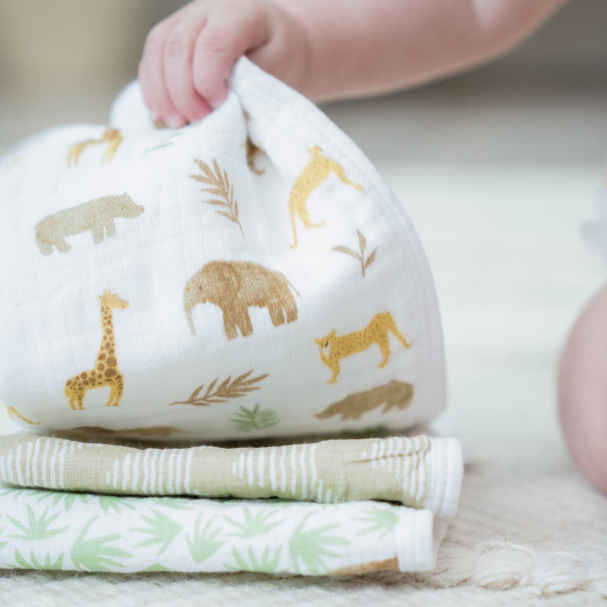 essential cotton muslin washcloths 3 pack - Image 2