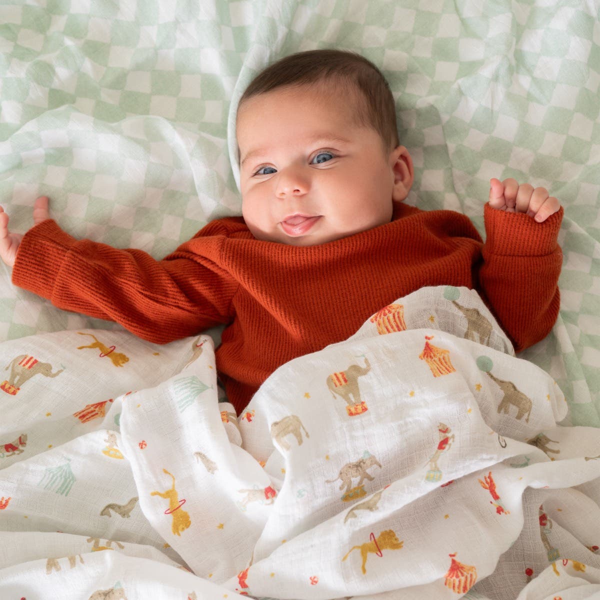 essentials cotton muslin swaddle blanket 4 pack - Image 2
